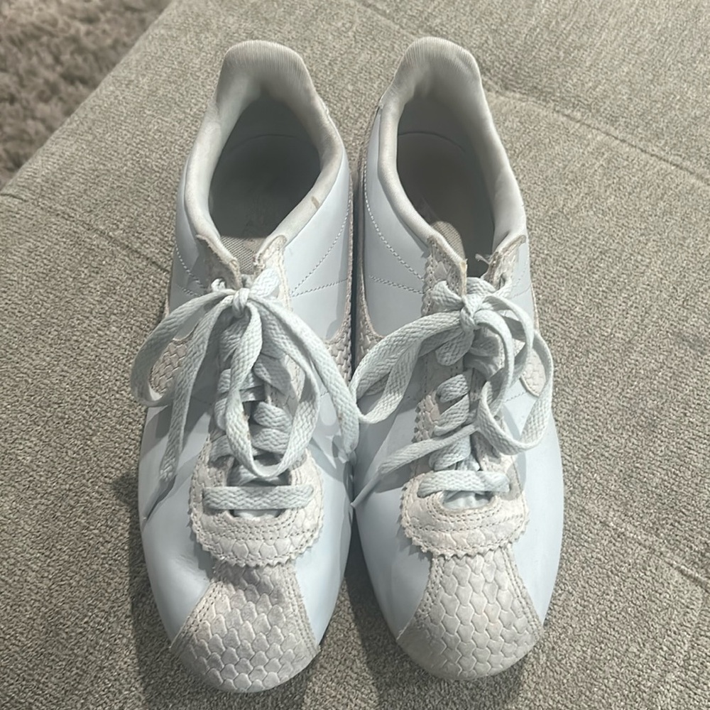 Women’s Cortez leather snake printed 8.5 Nike grey